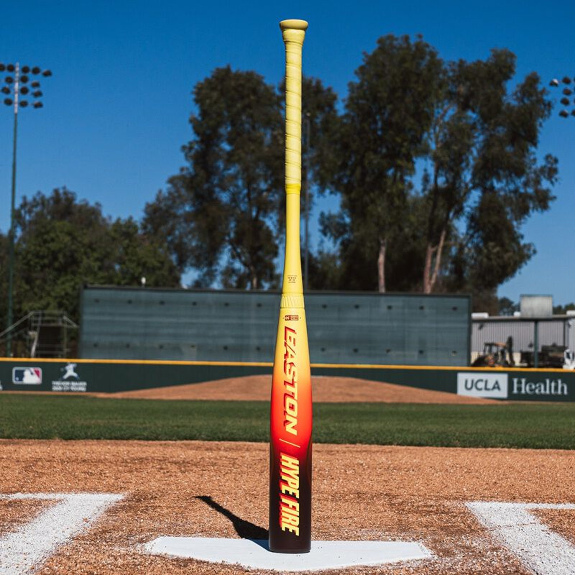 Bat Beisbol Easton Hype Fire 2026 BBCOR Barril 2 5/8 (-3) Aluminio